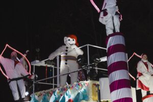 Bonhomme Carnaval sur un char allégorique