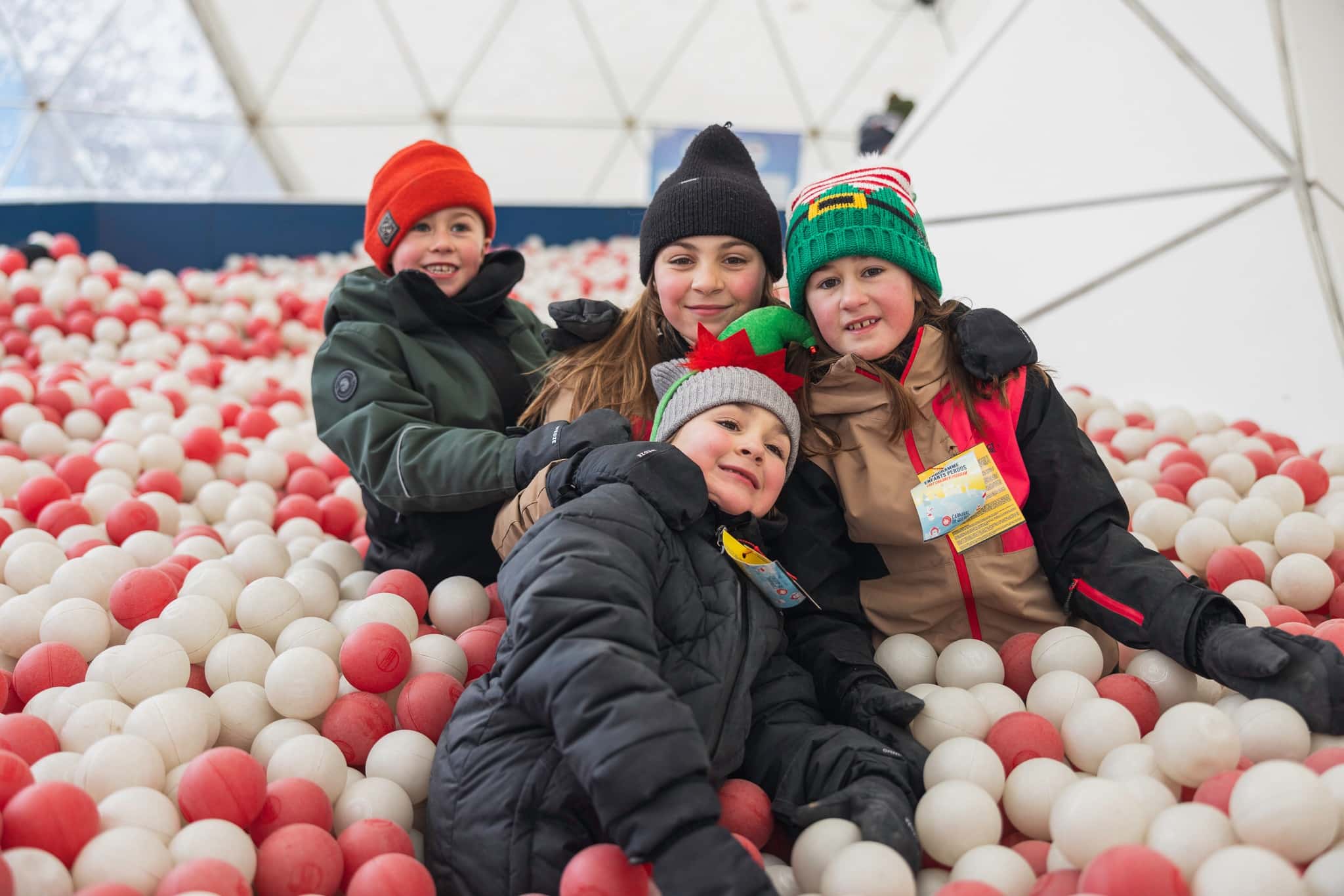 Piscine à balles géante