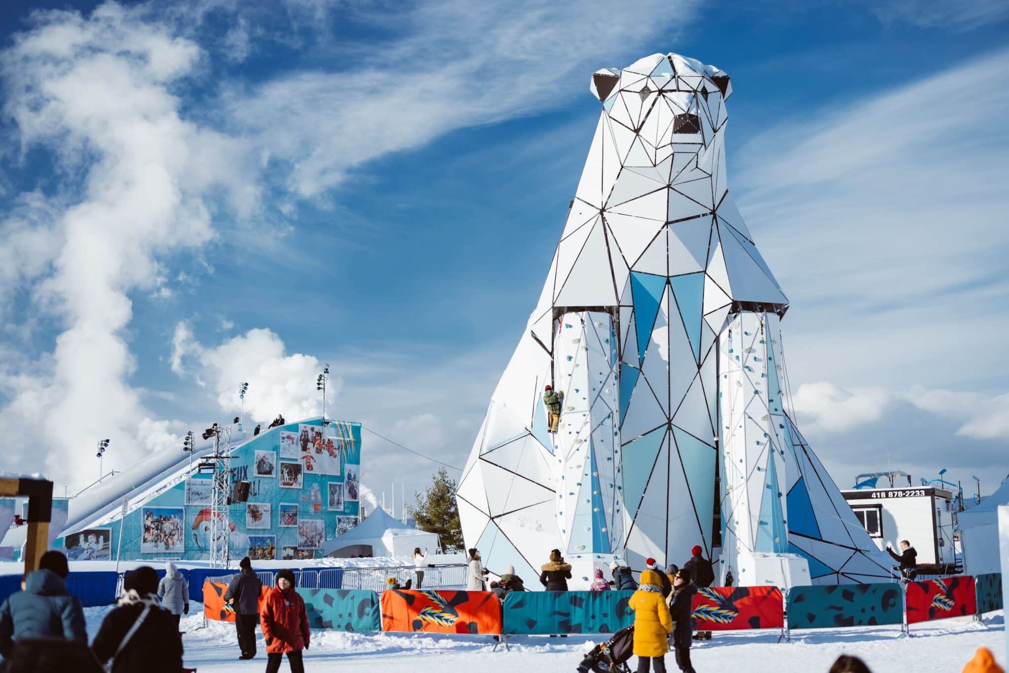 Ours d’escalade propulsé par WKND 91,9